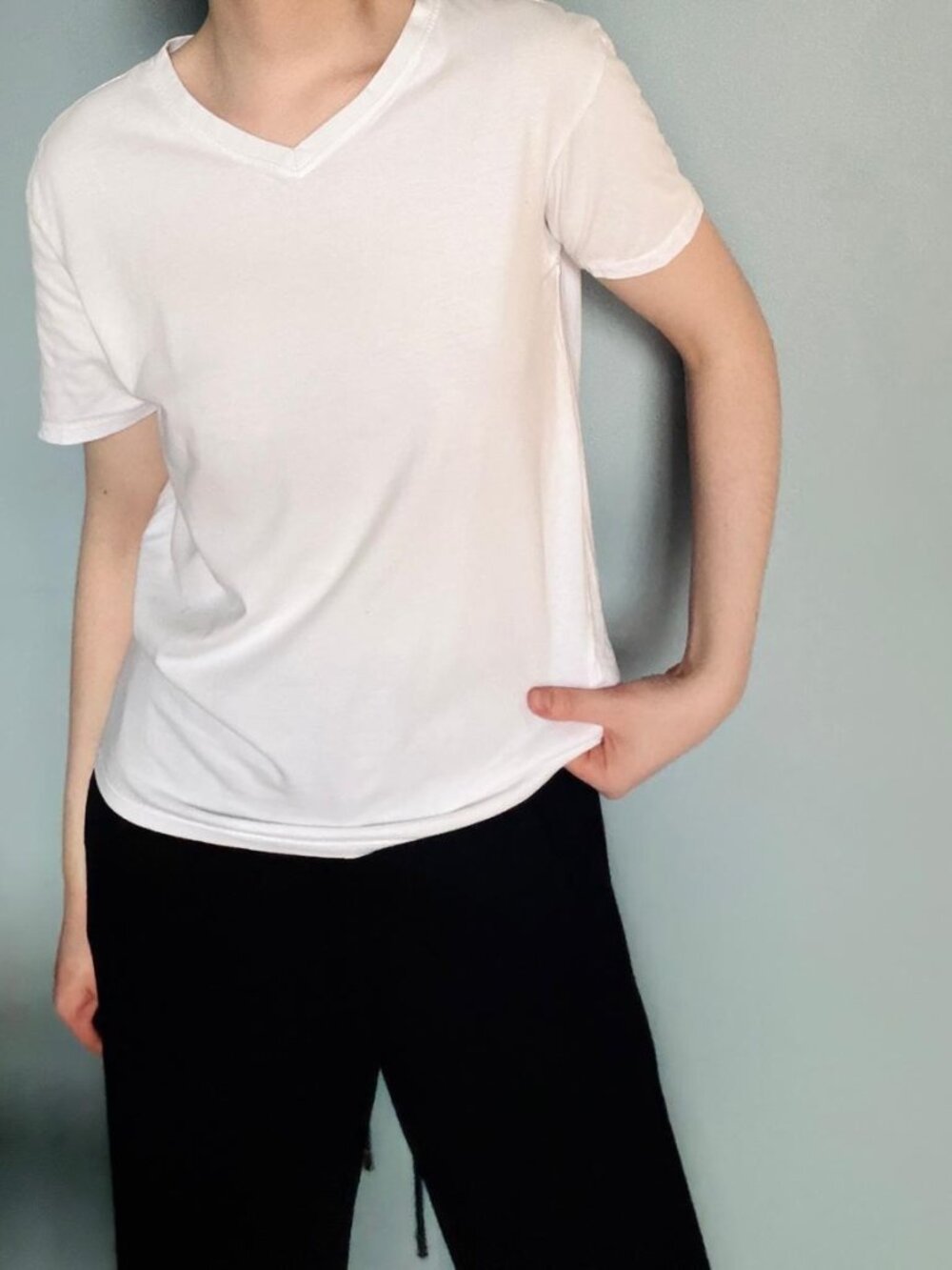 T-shirt white plain basic must have V-neck 100% cotton unisex vintage streetwear